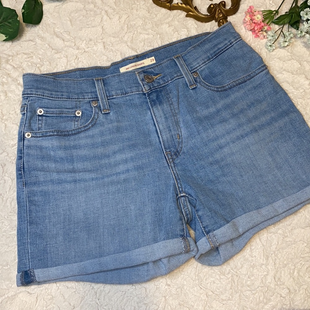 Levi Mid Rise Shorts - Picture 2 of 4